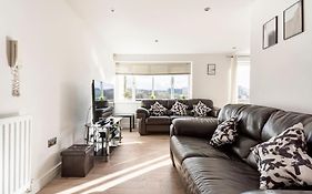 Stunning Flat By Quayside With Balcony!!